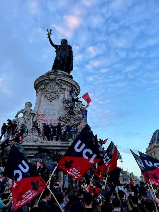 manifestation place la république.